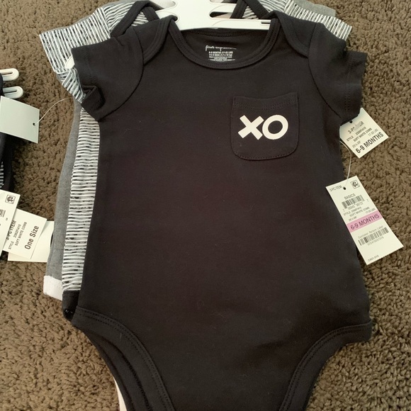 NWT 3 pack bodysuits and bibs - Picture 6 of 6